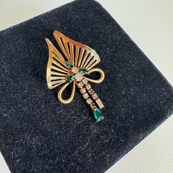 American Phyllis Modern Gemstone Brooch – Antique Gold Finish - Picture 2 of 4